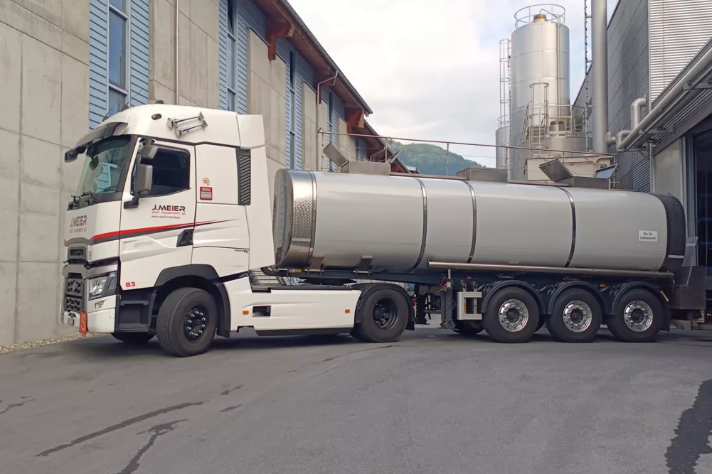 Fahrzeugpark an Milch- und Rahmsammelfahrzeuge Fahrzeugpark an Milch- und Rahmsammelfahrzeuge